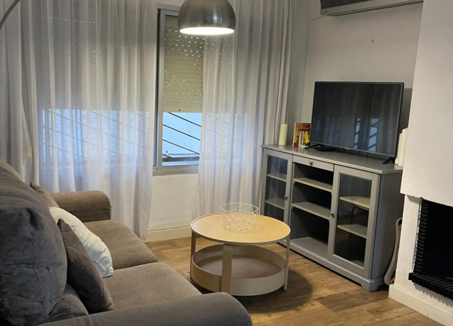 Mediterranean House - Habitaciones Privadas En Casa Compartida Mairena del Aljarafe Homestay szállás