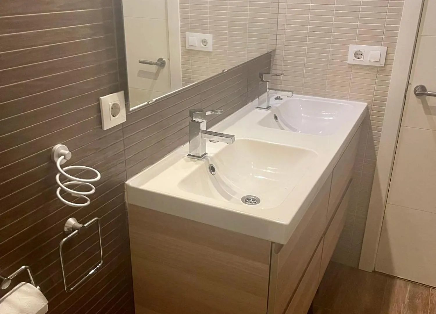 Homestay Mediterranean House - Habitaciones Privadas En Casa Compartida Mairena del Aljarafe
