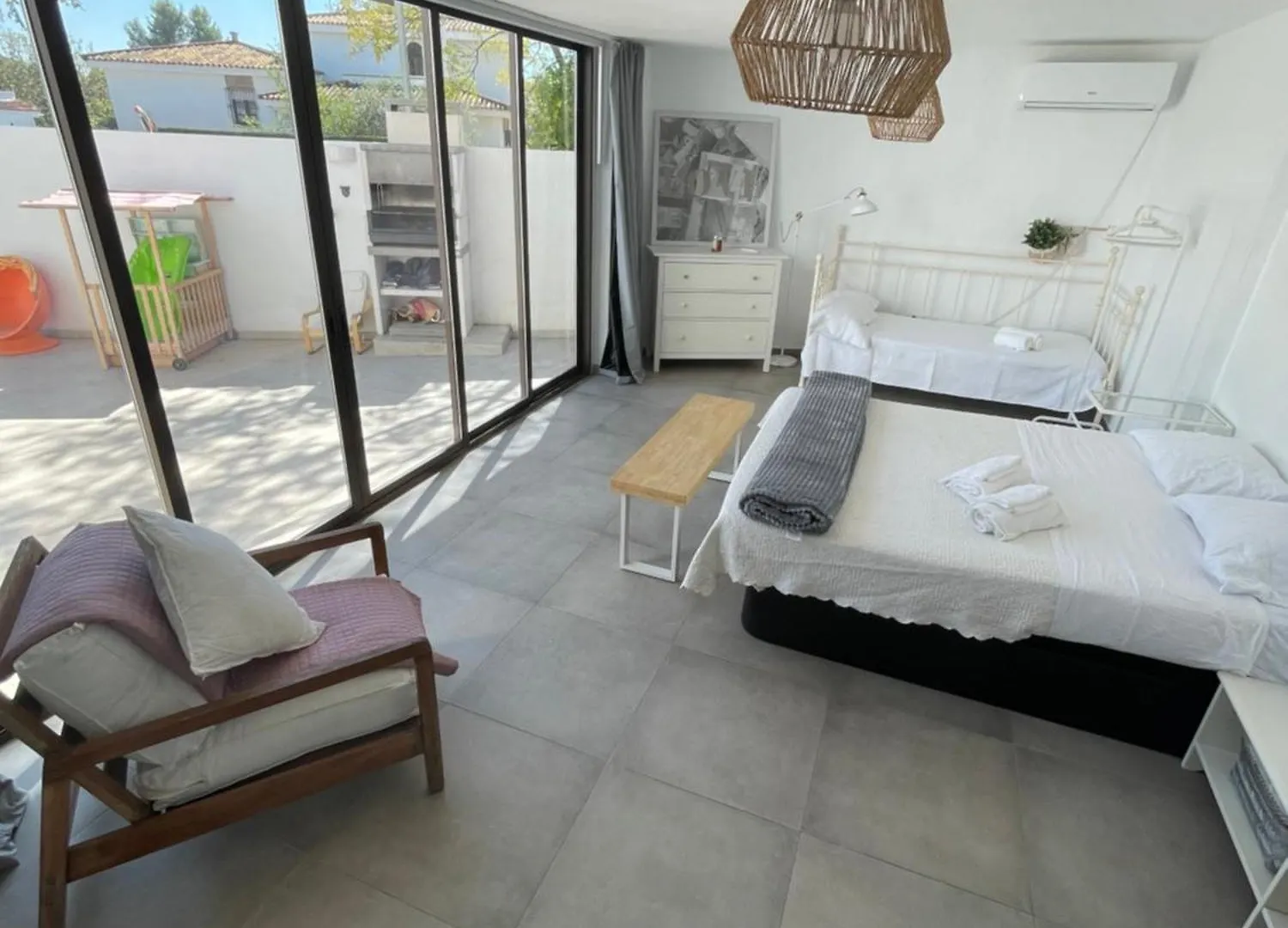 ホームステイ Mediterranean House - Habitaciones Privadas En Casa Compartida マイレナ・デル・アルハラフェ